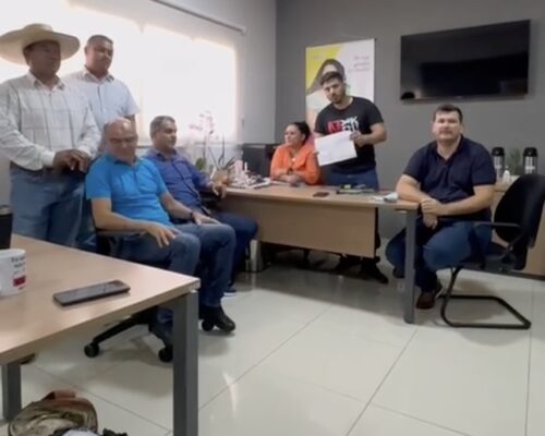 Sete vereadores de Paranaíba firmam termo por independência em relação a prefeito Maycol